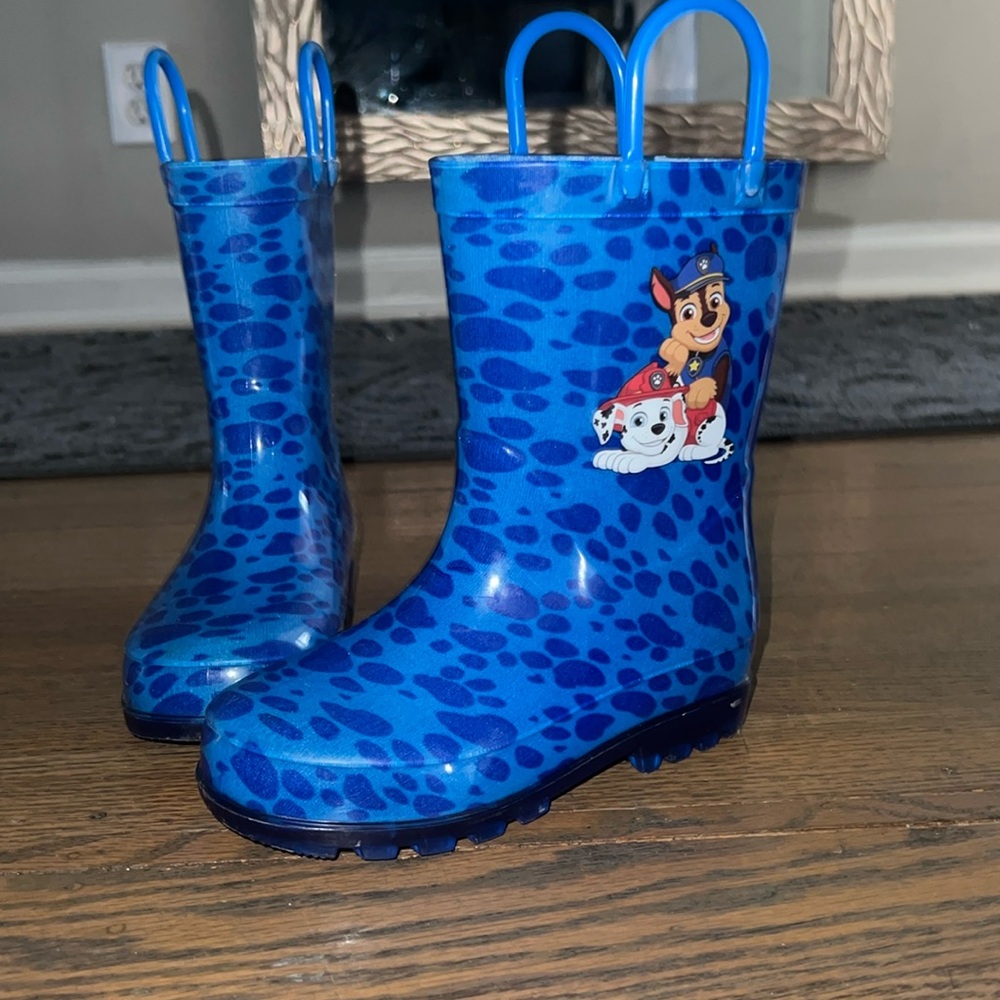 Paw Patrol Rain Boots Sz 9/10 toddler